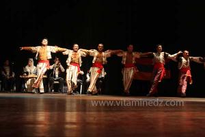 La troupe arménienne à  la 8eme edition du festival international des danses populaires de Sidi Bel Abbes. Ici en visite à Tlemcen.