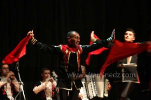 La troupe arménienne à  la 8eme edition du festival international des danses populaires de Sidi Bel Abbes. Ici en visite à Tlemcen.