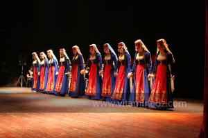 La troupe arménienne à  la 8eme edition du festival international des danses populaires de Sidi Bel Abbes. Ici en visite à Tlemcen.