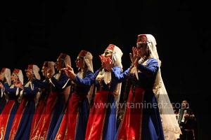 La troupe arménienne à  la 8eme edition du festival international des danses populaires de Sidi Bel Abbes. Ici en visite à Tlemcen.