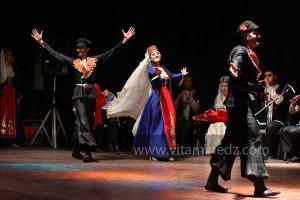 La troupe arménienne à  la 8eme edition du festival international des danses populaires de Sidi Bel Abbes. Ici en visite à Tlemcen.