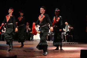 La troupe arménienne à  la 8eme edition du festival international des danses populaires de Sidi Bel Abbes. Ici en visite à Tlemcen.