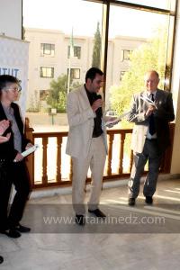 Exposition Phares d\'Algérie, organisée par l\'Institut Français de Tlemcen  ici Sylvain Treuil, directeur de l\'IF Tlemcen