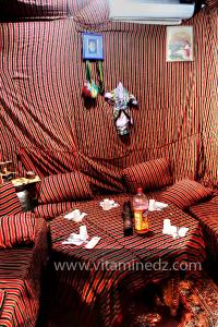 Restaurant Khayma des Beni Chougrane à Oran. Une caverne d\'Ali Baba aux mille saveurs et couleurs ... a visiter.