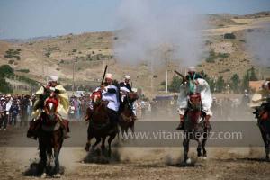 Ta3m ou Waada Rjal Meghila, ou Waadat Al Kraiche, fantasia, la3b, Goum ...