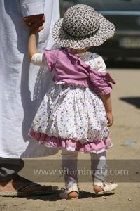 Petite demoiselle à la Waada Rjal Meghila, ou Waadat Al Kraiche, fantasia, la3b, Goum ...