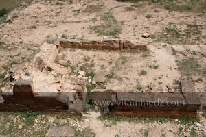 Les Djeddars au nombre de 13 dont 3 (classés A,B,C) sont situés au djebel Lakhdar (commune de Medroussa, wilaya de Tiaret)