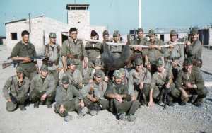 PHOTO DE SOUVENIR A LA CASERNE FERME ECOLE KAIS