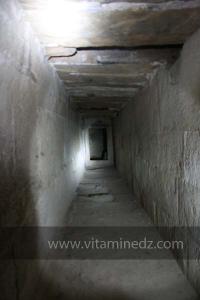 Système de galeries comportant huit salles qui entourent la chambre funéraire centrale du Djeddar A