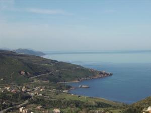 Plage d'Ait Rhouna près d'Azzeffoune