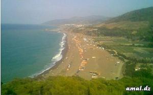 Vue sur la plage de Damous