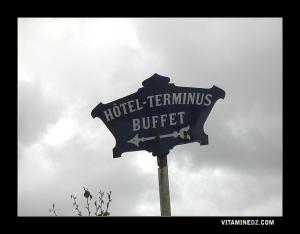 Plaque de l'ancien Hôtel Buffet Terminus à la gare d'Oran