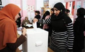 Women, most of them students, vote in the working class