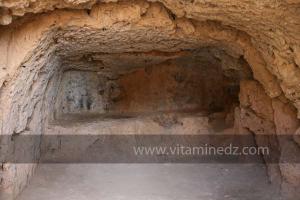 Les grottes de Kalaat Beni Salama à Taoughzout refuge d\'Abderahmane Ibn Khaldoun