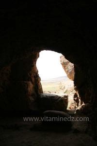 Les grottes de Kalaat Beni Salama à Taoughzout refuge d\'Abderahmane Ibn Khaldoun