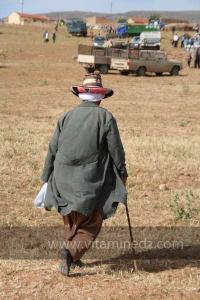 Homme en habits traditionnel, Waada Al Jebliya à Abid, Commune de Ain El Hdid (ex Martimprey), Wilaya de Tiaret
