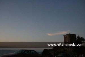 Jijel, belle ville côtière ou Djidjelli en arabe  جيجل, transcrit en tifinagh Ighil Gili