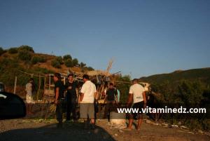 Vendeurs de maïs dans les montagnes escarpées du Djurdjura, de Bejaïa vers Jijel ... des vues imprenables