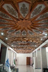 Hotel Tlemcen Les Zianides, plafond en bois de la reception
