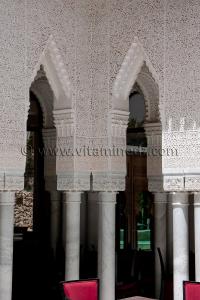 l\'hôtel “Les. Zianides” de Tlemcen, pur joyau architectural au style hispano- mauresque de Fernand Pouillon