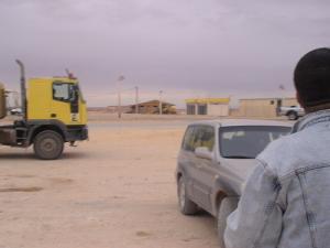 en face de naftal base de vies et salle de groupe