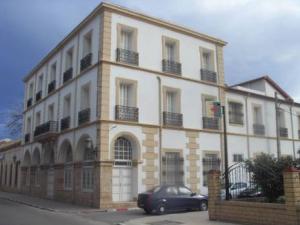 Il représente un pan de l’histoire de Cherchell:  L’hôtel Césarée mis aux enchères