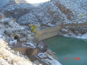 barrage sous la neige