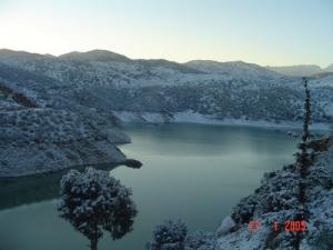 il neige sur le barrage