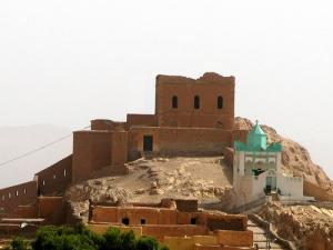 Le Mausolée Sidi AEK et le Fort Morand