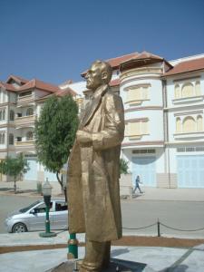 Larbi Ben M'hidi statue