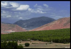 Tizi n Temnighine (et Guerioun au fond) vue de Djebel Tolba - Ouled Belaguel
