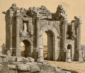 Wiki photo ca. 1880 Arch of Tragan