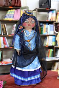 Les poupées algériennes (poupée terguia) Créations de Mme Kara Mohamed, chacune représentant un costume régional