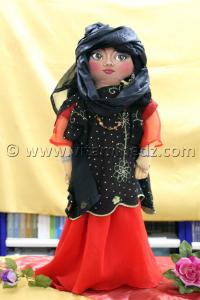 Les poupées algériennes  Créations de Mme Kara Mohamed, chacune représentant un costume régional