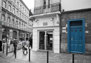 # 60 NPC March 2009 - The blue door