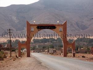 Ain Sefra ( source jaune) . C\'est déjà la porte du sud