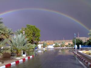 A IGLI Saoura Arc-en-Ciel au jet d'eau