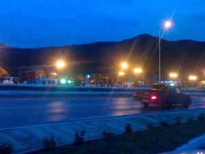 l'aire de repos EL-HAMDANIA au crépuscule