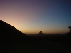 Belles couleurs à la tombé de la nuit, le pic Iharen