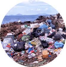 Plage de Zemmouri-Sghirat -  Des kits de transfusion sanguine rejetés par la mer