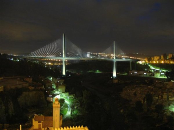 Constantine - Le viaduc Transrhumel relié à l'autoroute Est-Ouest