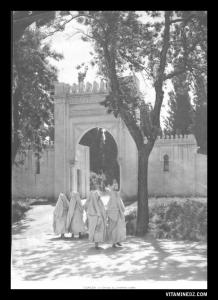 Le cimetière musulman de Tlemcen, 1900