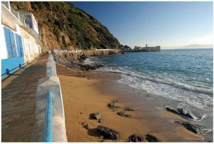 La plage de Molo et le phare de Stora