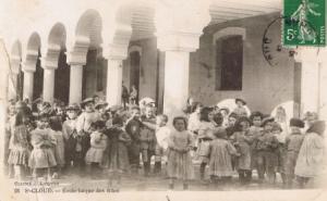 École laïque de filles de St-Cloud en 1912