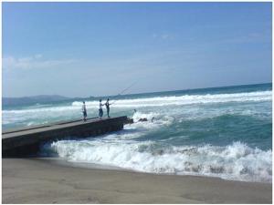La pêche sur la plage Larbi Ben M'hidi (Jeanne d'arc), Skikda