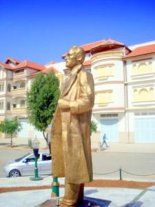 Statu l'Arbi ben Mhidi (Ain Mlila)