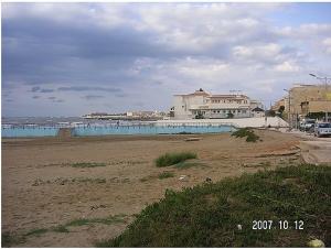 Sur la plage de Palm Beach, Alger