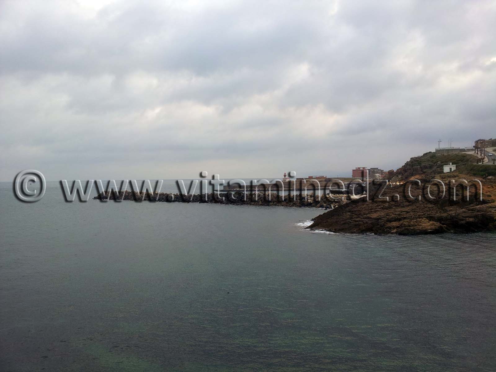 Le phare Plage et port d'El Kala (El Taref - Algérie)