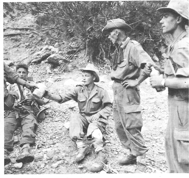 LA PAUSE APRES UNE LONGUE MARCHE  CHELIA