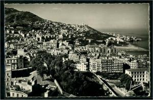 Alger - Bab el      Oued  - Vue générale de Bab el Oued, dominée par Notre Dame d'Afrique